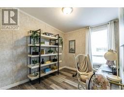 4 CRICKLEWOOD Crescent - 30