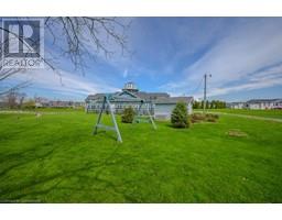 4 CRICKLEWOOD Crescent - 32
