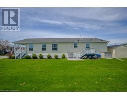 4 CRICKLEWOOD Crescent - 37