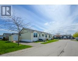4 CRICKLEWOOD Crescent - 4