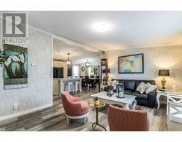 4 CRICKLEWOOD Crescent - 7