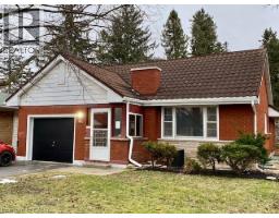 172 ELGIN Crescent - 1