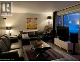 172 ELGIN Crescent - 2