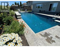 24 APPLEWOOD Street - 40