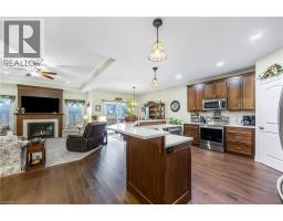 255 ROGERS Road - 6