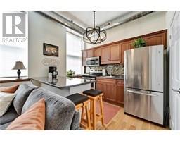 140 WEST RIVER Road UnitNo. 301 - 6