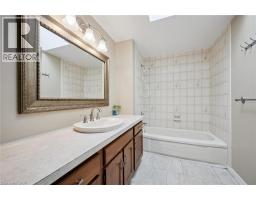 576 ROYAL BEECH Drive - 31