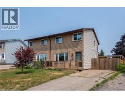 23 ROBERTS Crescent - 1