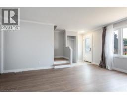 23 ROBERTS Crescent - 21