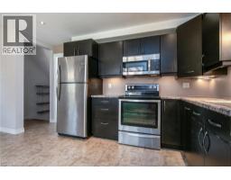 23 ROBERTS Crescent - 28
