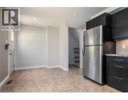 23 ROBERTS Crescent - 29
