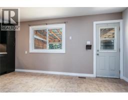 23 ROBERTS Crescent - 31