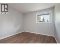 23 ROBERTS Crescent - 34