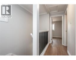 23 ROBERTS Crescent - 36