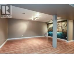 23 ROBERTS Crescent - 42