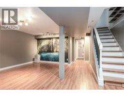23 ROBERTS Crescent - 43