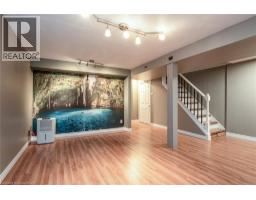 23 ROBERTS Crescent - 44