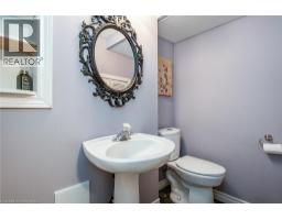 23 ROBERTS Crescent - 47