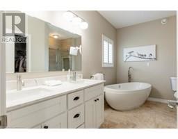 6 BLUENOSE Drive - 18