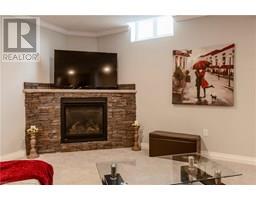 6 BLUENOSE Drive - 33