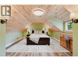 275 CLAYTON Street E - 11
