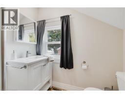 275 CLAYTON Street E - 15