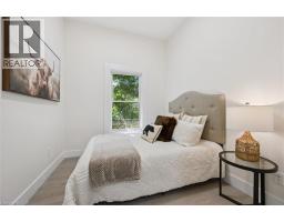 64 POLLOCK Avenue - 27