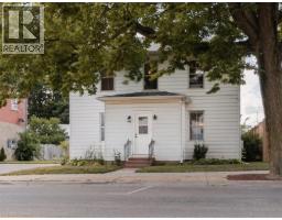 136 ROBINSON Street - 1