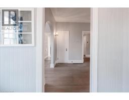 136 ROBINSON Street - 13