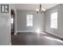 136 ROBINSON Street - 18