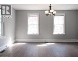 136 ROBINSON Street - 19