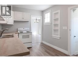 136 ROBINSON Street - 22