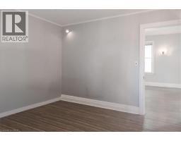 136 ROBINSON Street - 26