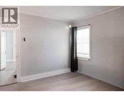 136 ROBINSON Street - 27