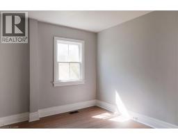 136 ROBINSON Street - 28