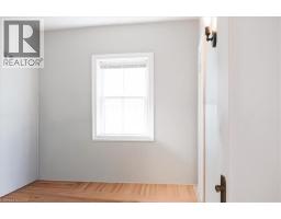 136 ROBINSON Street - 33