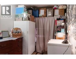 136 ROBINSON Street - 43
