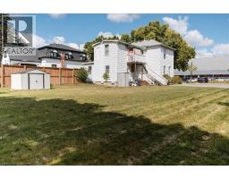 136 ROBINSON Street - 5