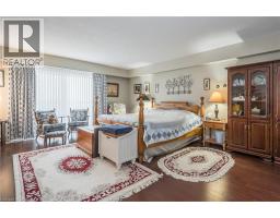 250 GLENRIDGE Drive S UnitNo. 1106 - 26