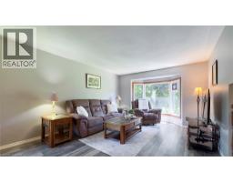 1061 HENRY Street - 10