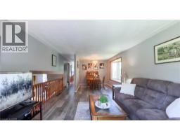 1061 HENRY Street - 12