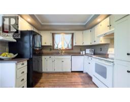 1061 HENRY Street - 15