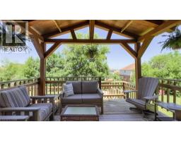1061 HENRY Street - 25