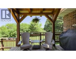 1061 HENRY Street - 26