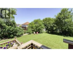1061 HENRY Street - 30