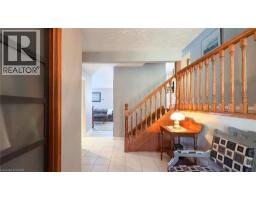 1061 HENRY Street - 5