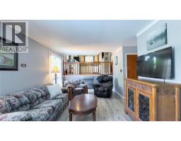1061 HENRY Street - 7