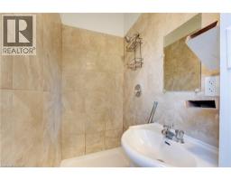 201 CLARENCE Street - 18