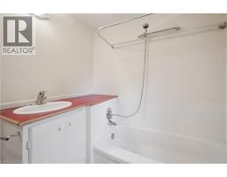 103 DUNBAR Road S - 32