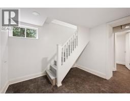 103 DUNBAR Road S - 40